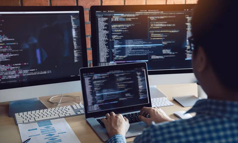 数据科学选型:R与Python如何赋能江达县网站建设?